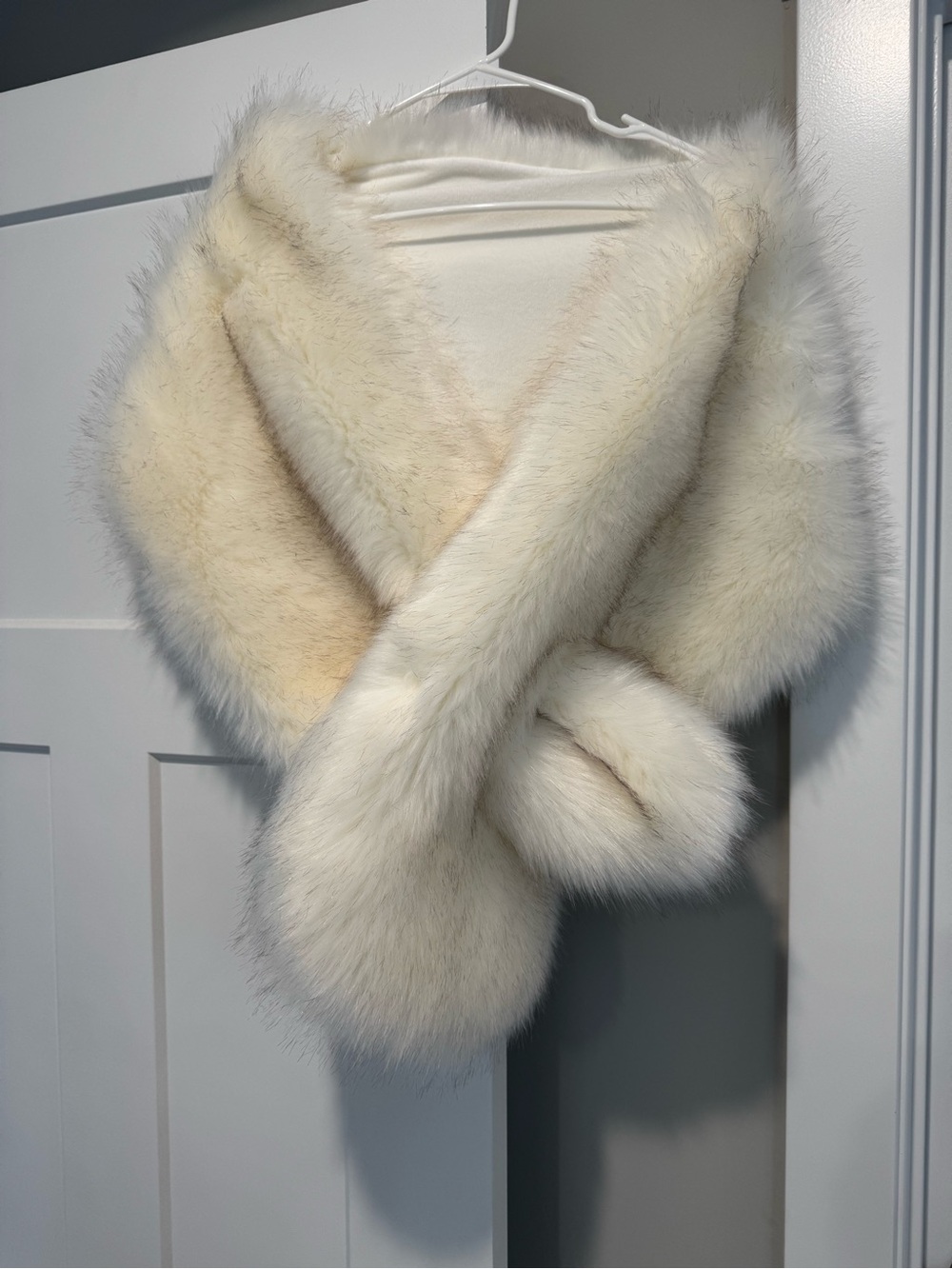 Sissily Designs Bridal Faux Fur Shawl - Ivory with Black Accents - Like New